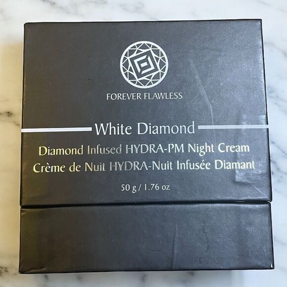 Forever Flawless Night Cream White Diamond Infused HYDRA-PM NEW - Picture 2 of 5